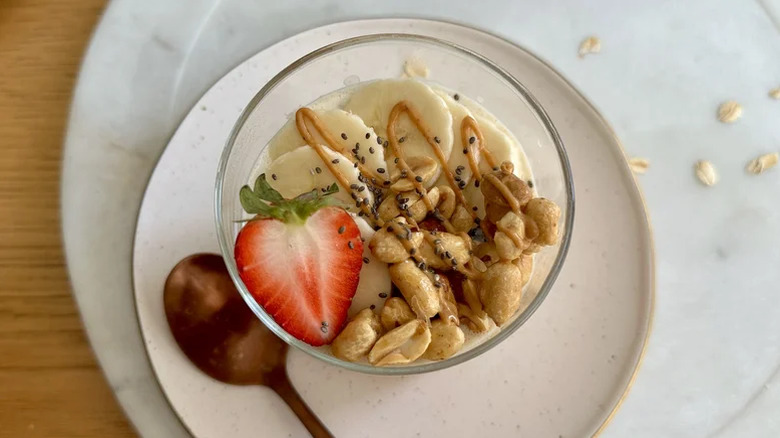 Peanut butter oats with strawberry