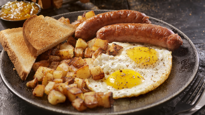 Plate with classic American country breakfast