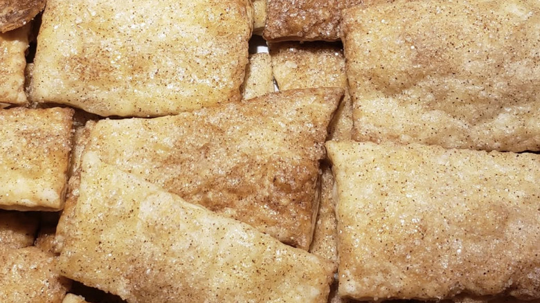 Pie dough fries with cinnamon