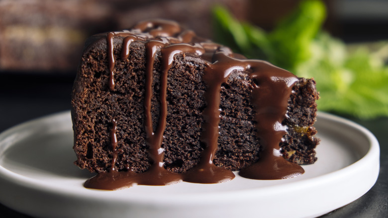 Chocolate cake with chocolate ganache