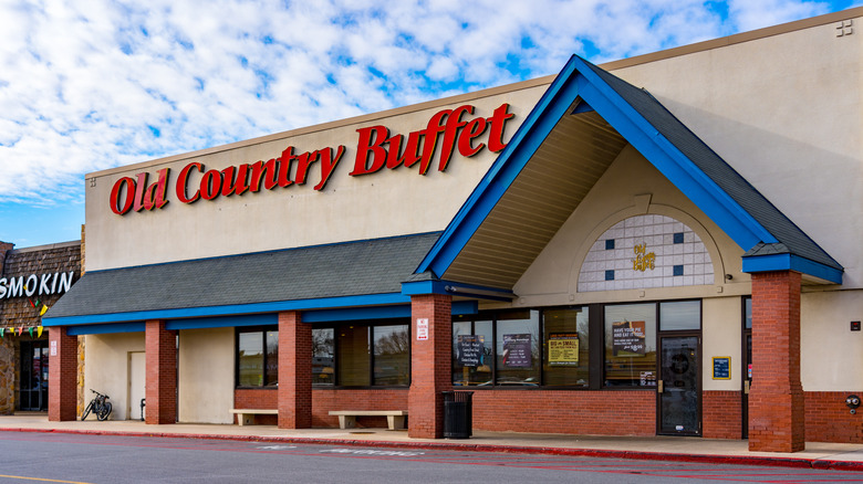 exterior of an Old Country Buffet restaurant
