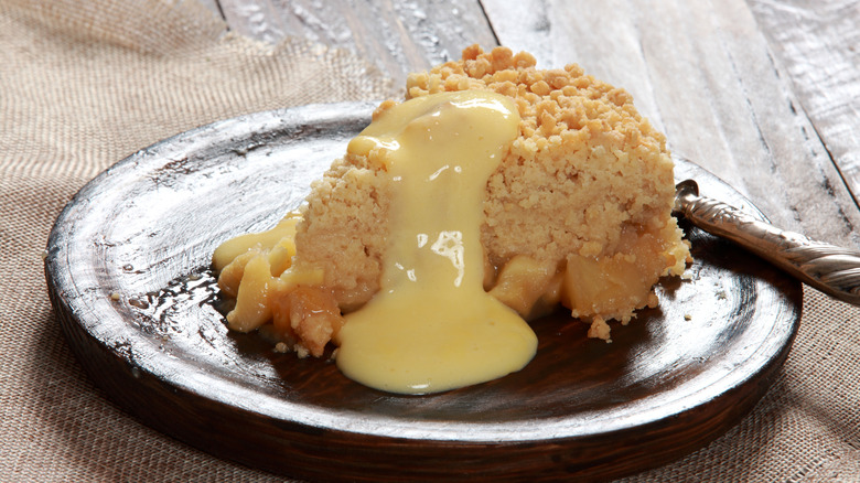 Apple crumb with crème anglaise on top