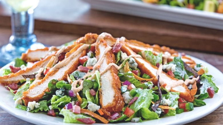 Buffalo chicken restaurant salad