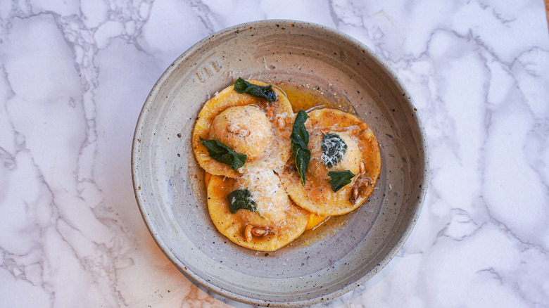 Pasta with sage topping
