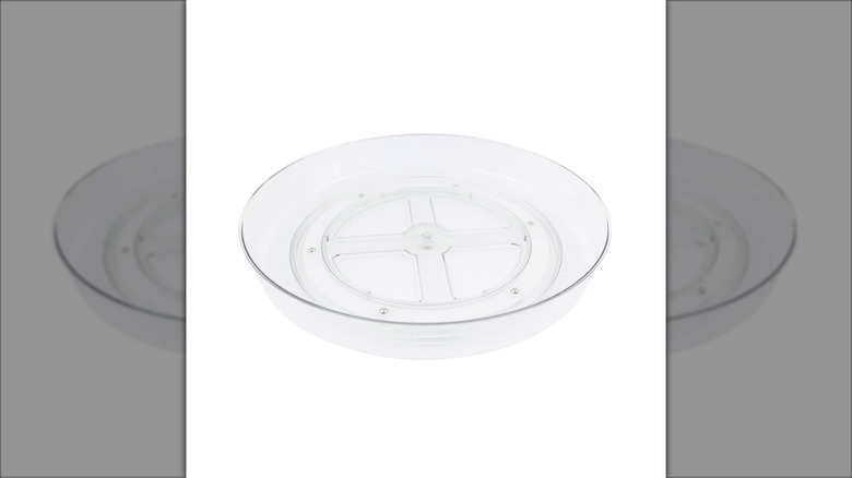 A clear acrylic turn table