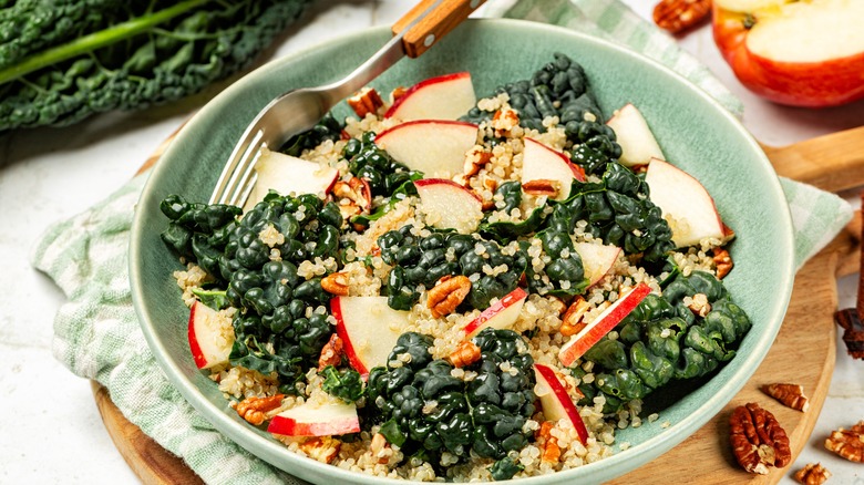 Salad with apple slices