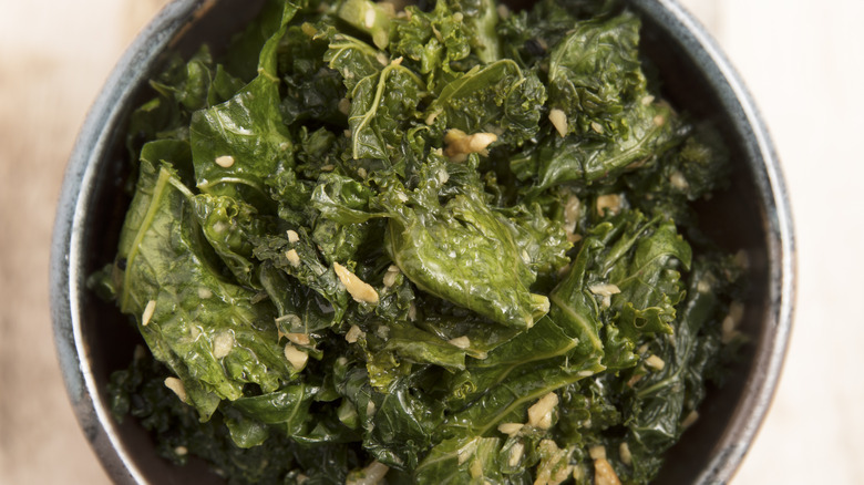 Bowl of kale with garlic