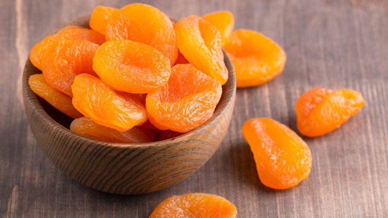 dried apricots in bowl
