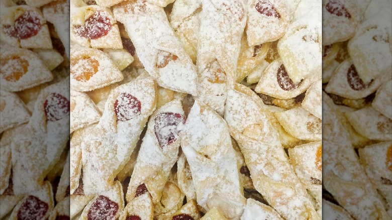 Kolackys dusted in powdered sugar