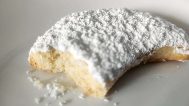 Kourabiedes cookie on a plate