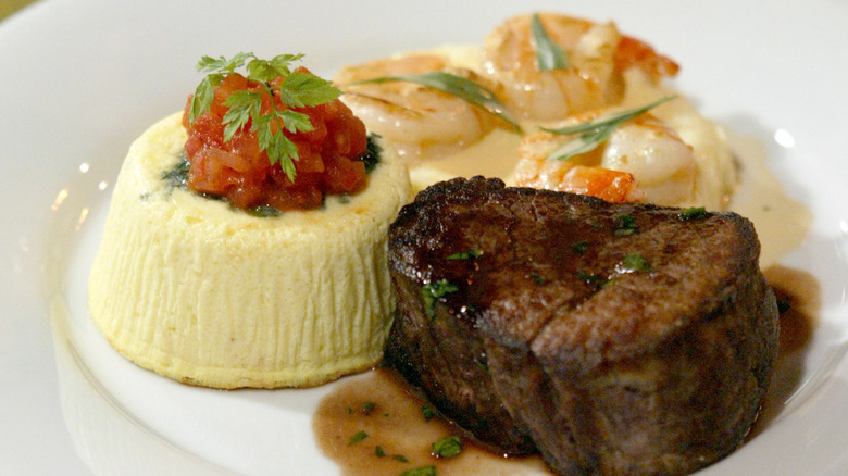 Steak au poivre on plate