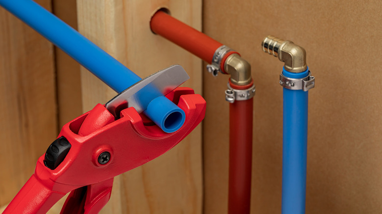 PEX water lines in house