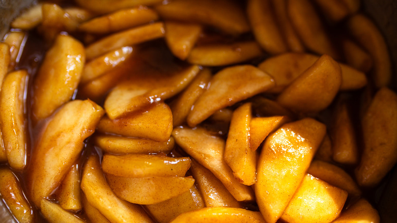 Apple slices with sugar and spices