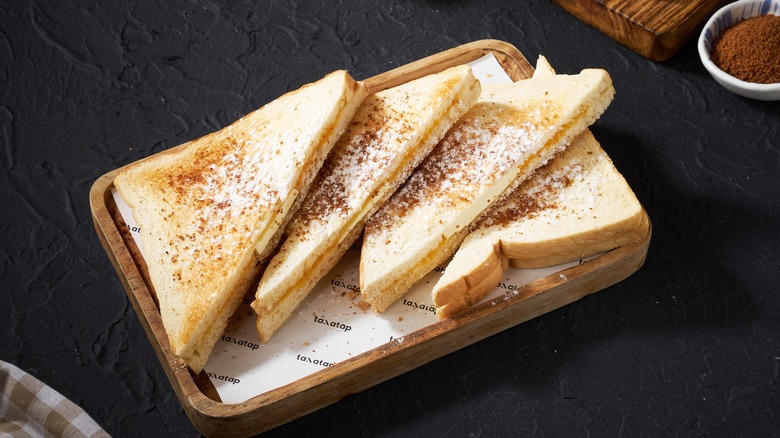 Cinnamon toast with white bread