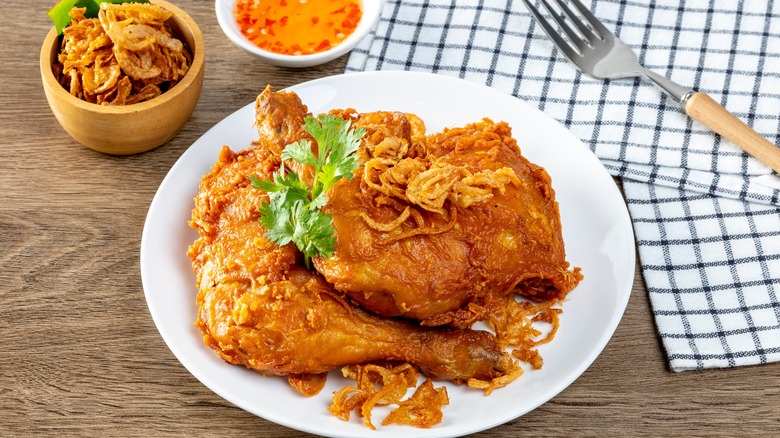 A plate of Hat Yai fried chicken