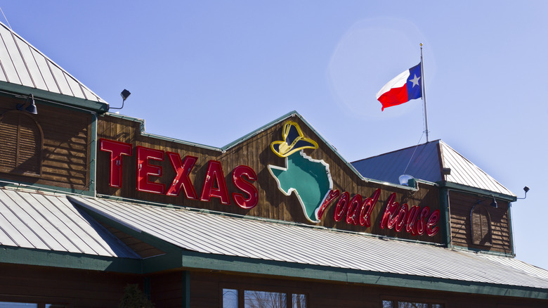 Exterior of a Texas Roadhouse