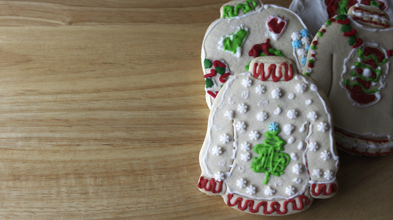 Ugly sweater cookies with piping