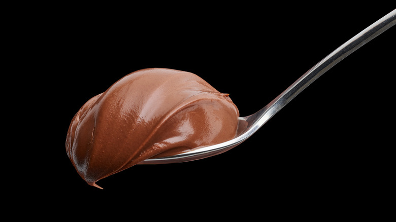 Chocolate mousse on spoon