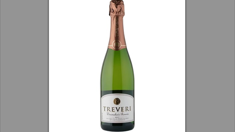 A bottle of Treveri Cellars Blanc De Blanc
