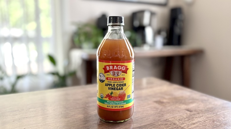 Bragg Organic Honey Cayenne Apple Cider Vinegar bottle