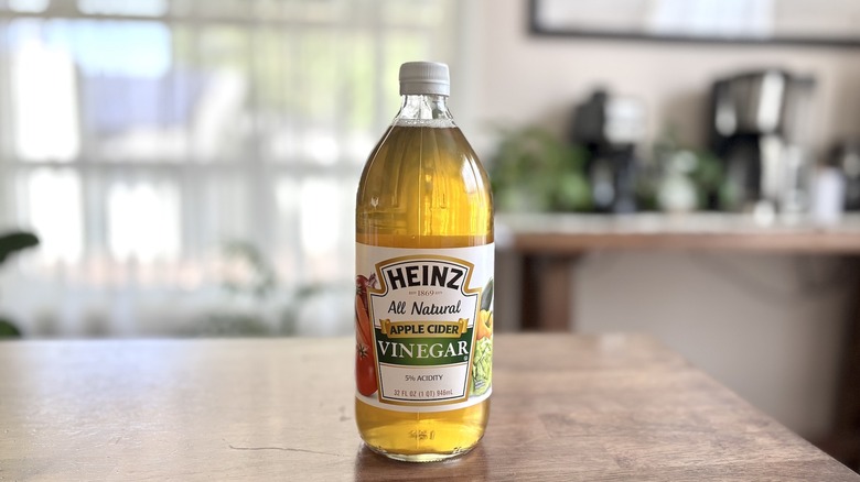 Heinz Apple Cider Vinegar bottle