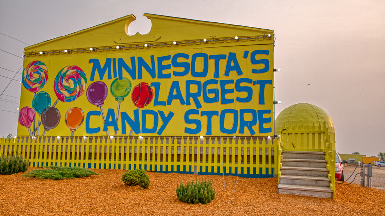 The exterior of Minnesota's Largest Candy Store