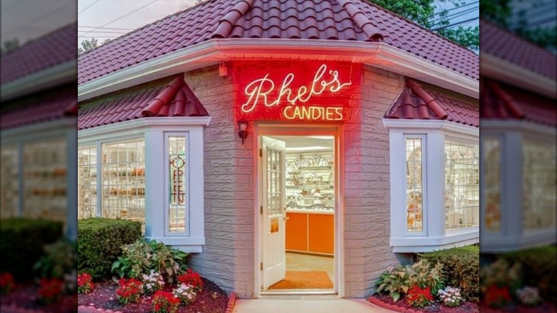 The exterior of Rheb's Homemade Candies