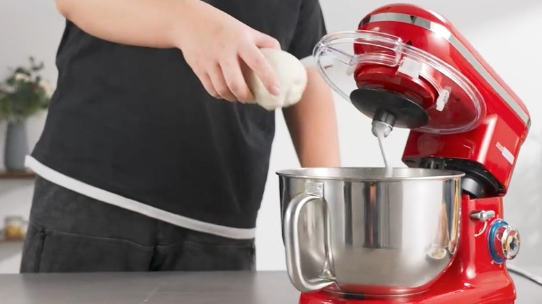 Vivohome stand mixer in red