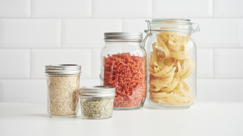 4 mason jars with different pasta