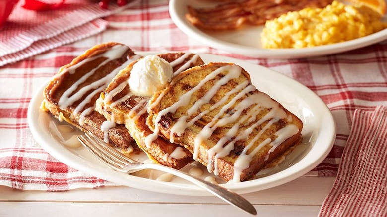 plate of Cracker Barrel Cinnamon Swirl French Toast