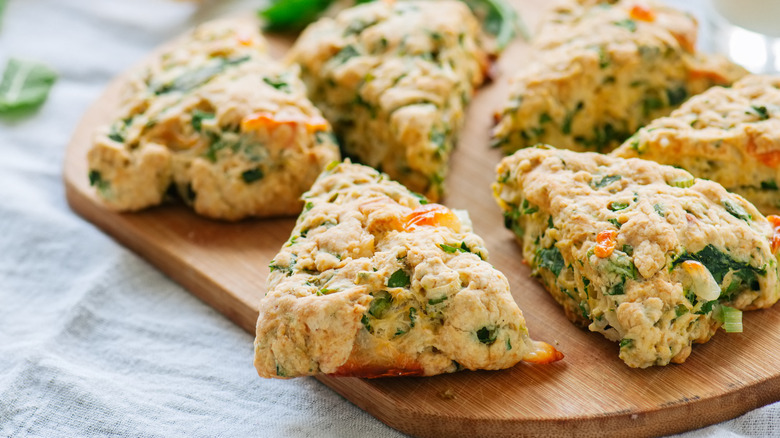 Scones with mozzarella