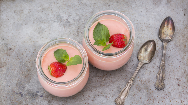 Mascarpone strawberry mousse