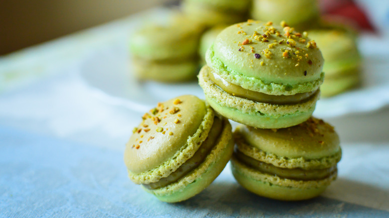 matcha macarons with nut topping