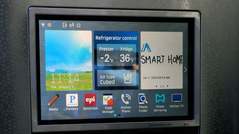 Smart fridge with display panel