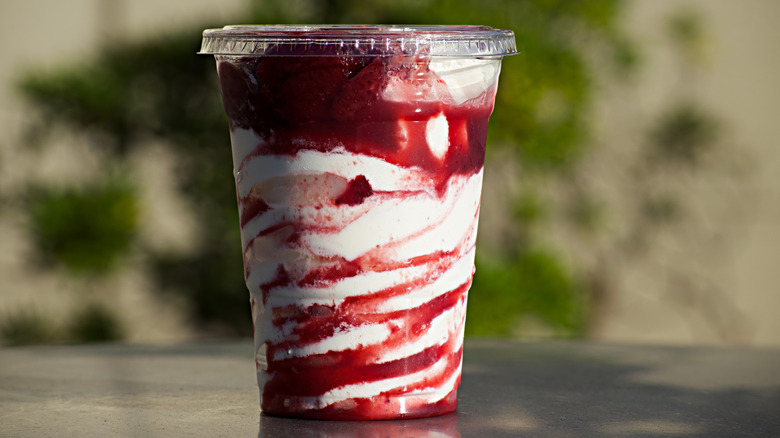 strawberry costco sundae