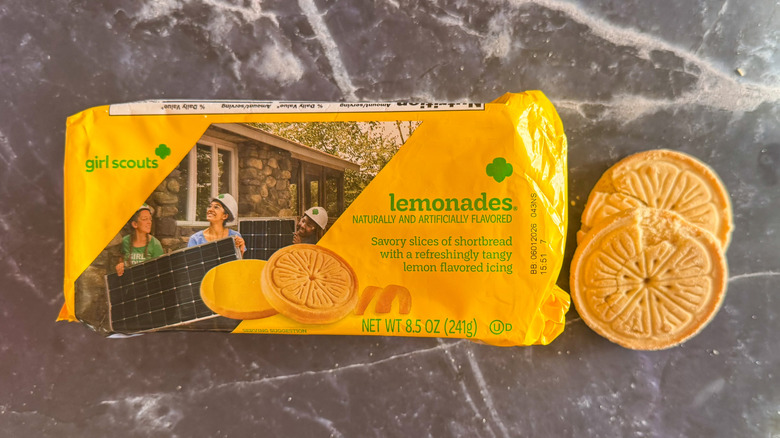Lemonades cookies with packaging