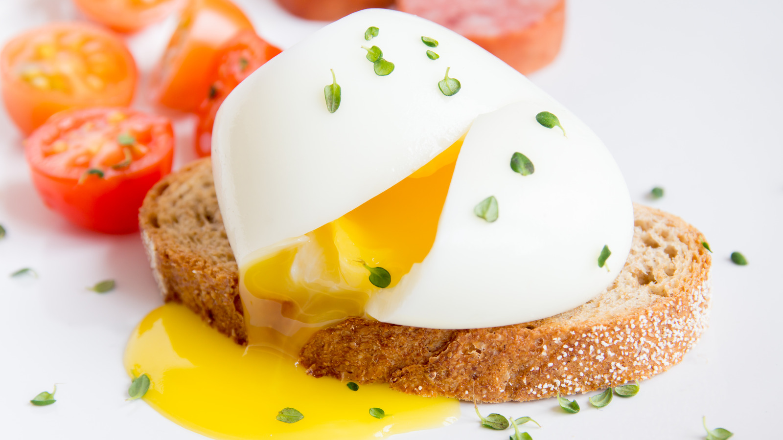 12 Super Easy Tricks For Cooking Poached Eggs