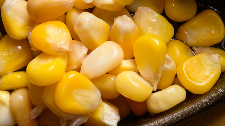 A bowl of boiled sweet corn kernels.