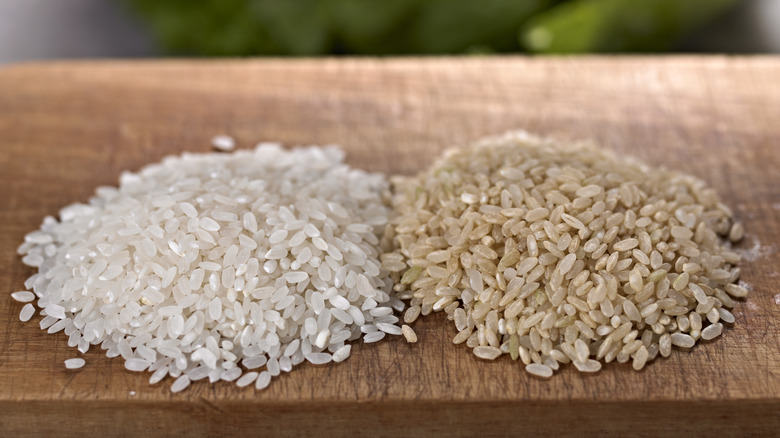 plain white and brown rice