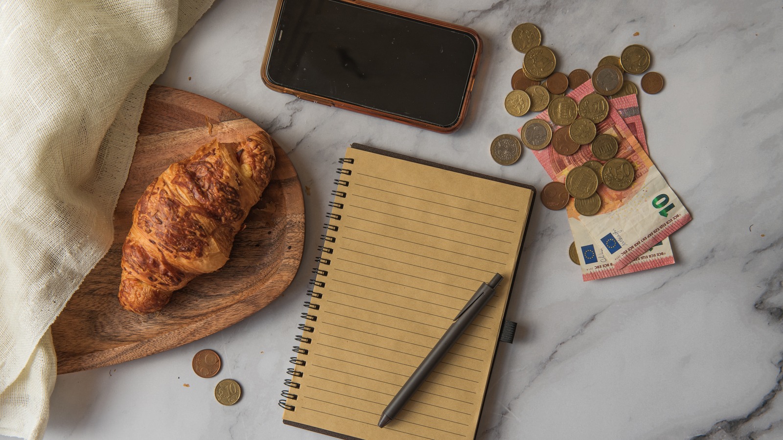 12 Tips You Should Know To Save Money On Food When Traveling