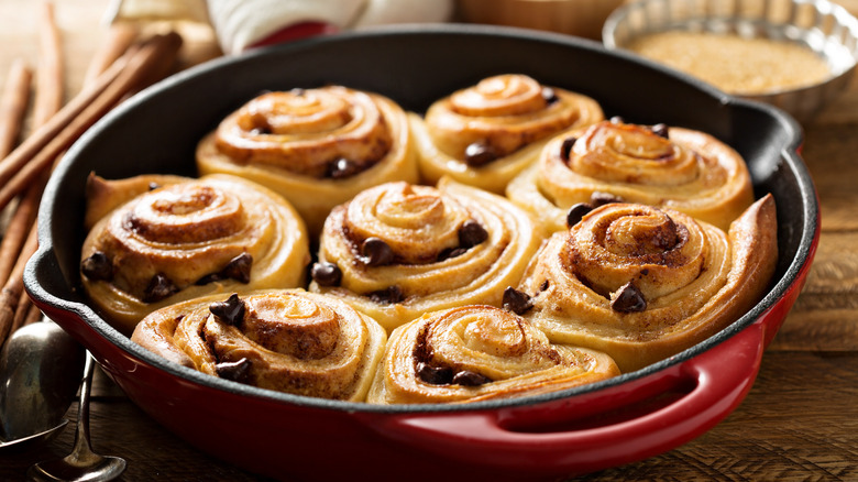 Chocolate chip cinnamon rolls