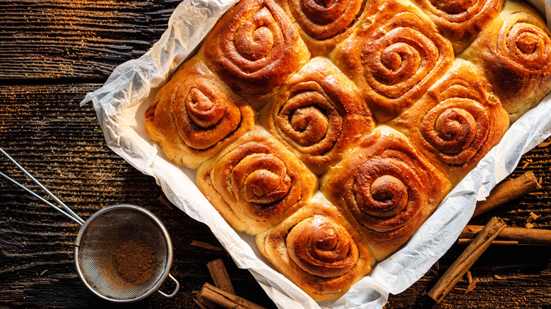 Sweet rolls in a pan
