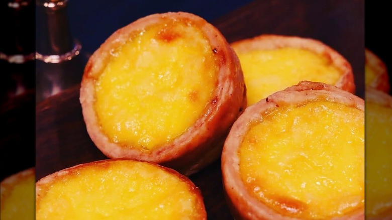 A plate of doucetes