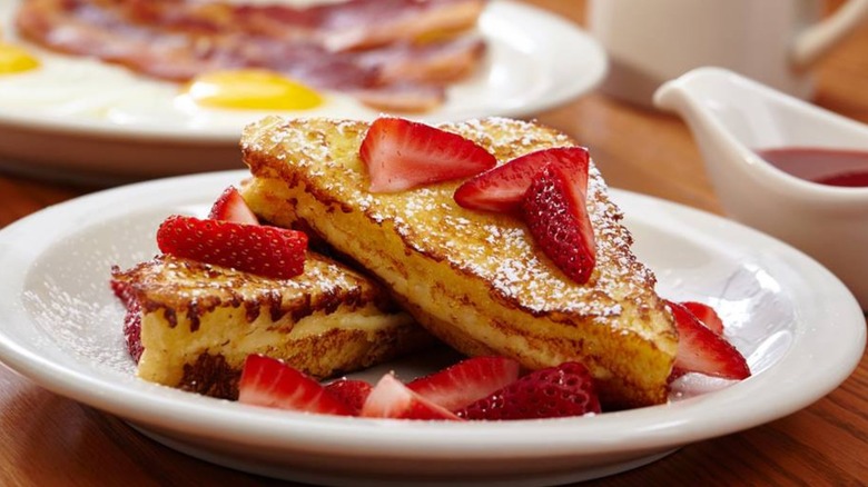A plate of Cracker Barrell's Strawberries 'N Cream French Toast