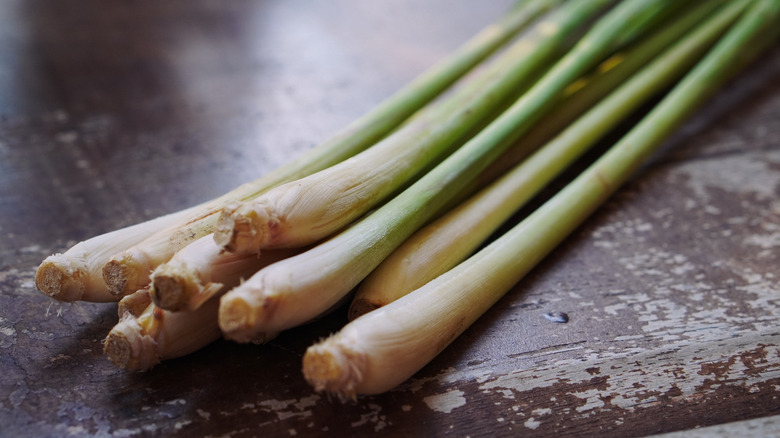 lemongrass stalks on wooden table