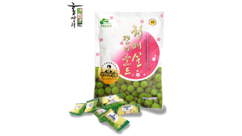 White, pink, and green bag of Hong Ssang Ri Maesil candy