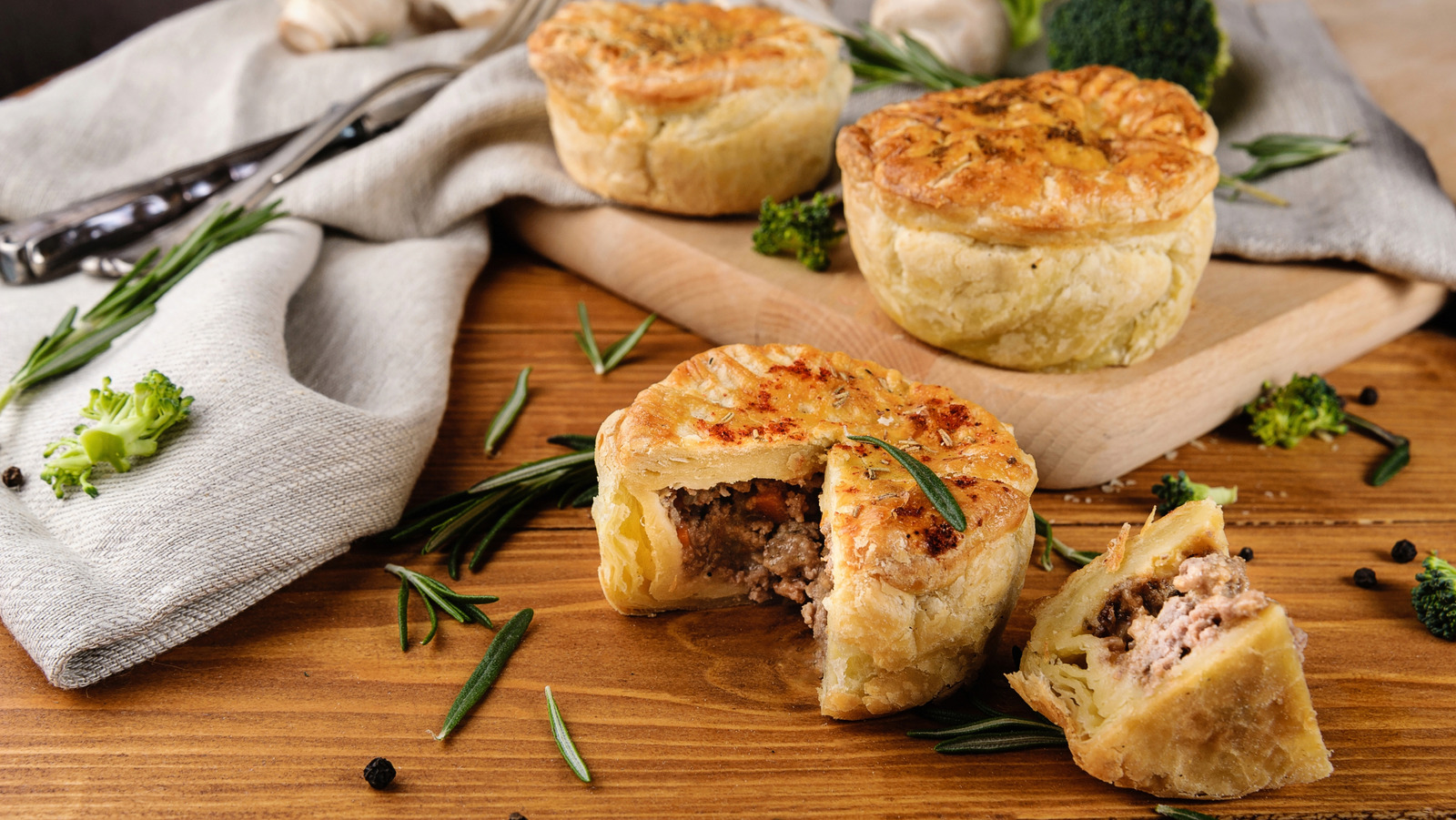 13 Mistakes Everyone Makes With Meat Pies