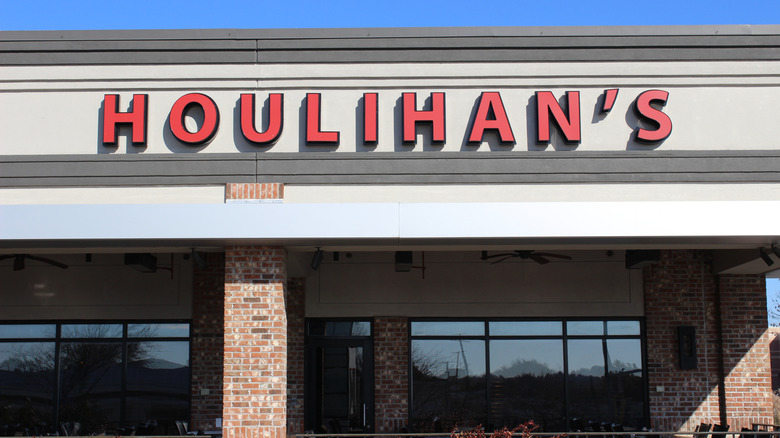 Exterior of a Houlihan's restaurant