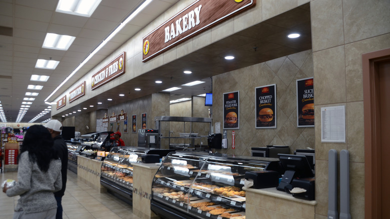 Buc-ee's prepared food stalls