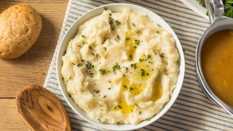 mashed potatoes in a serving bowl 
